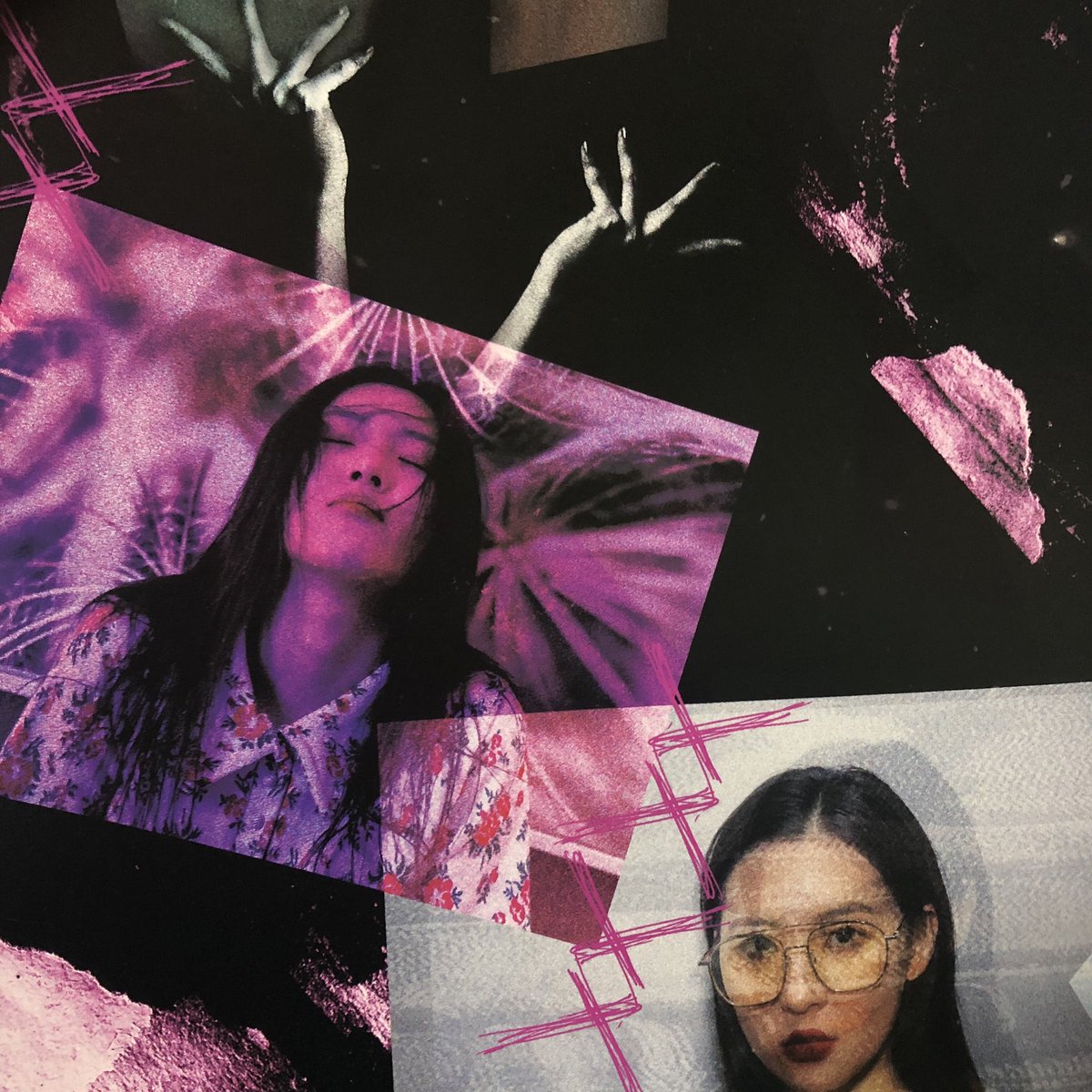 h_miyya's tweet image. 약간 가시나포토북이 생각나기도 하고 그냥 예뿌다 넘,, 디자인은 진짜 딱 내스타일 😭❤️