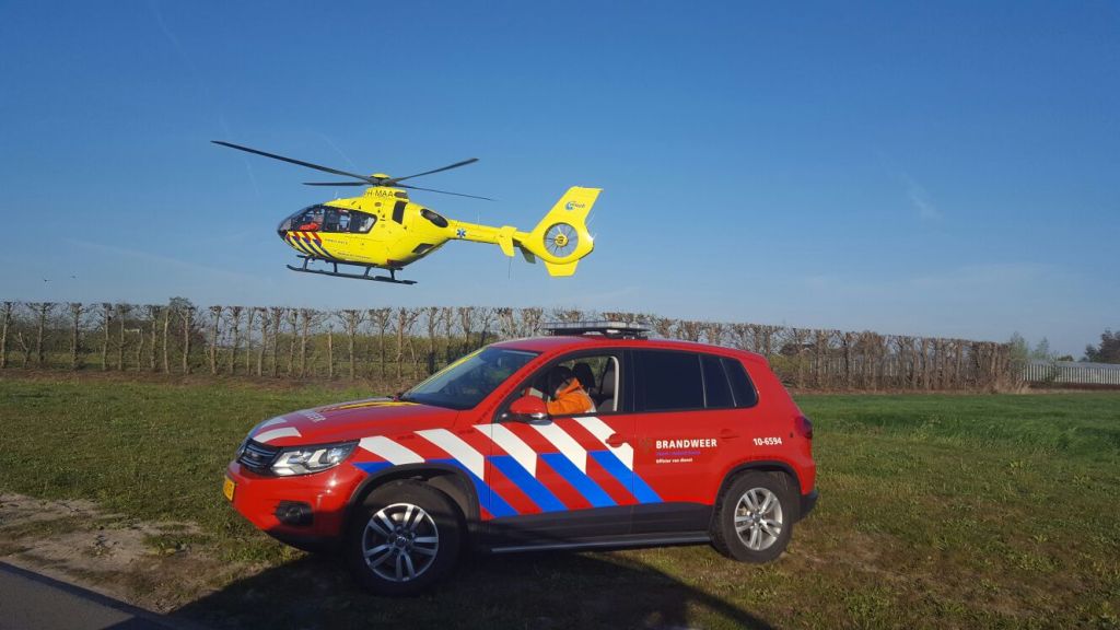 Persoon te water Medemblik, traumahelikopter opgeroepen..