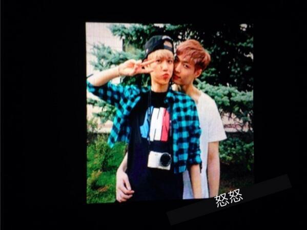 666Ninepercent's tweet photo. 140414 Greeting Party in Japan(4) 
cr.怒娜怒娜怒娜yeah 

Yixing &amp; Baekhyun😘😘😘
 
#Exo #Lay #Yixing #张艺兴 #레이 
#レイ #อี้ชิง #張藝興 #장이씽 #IdolProducer @layshands https://t.co/8Lujt3u9aH