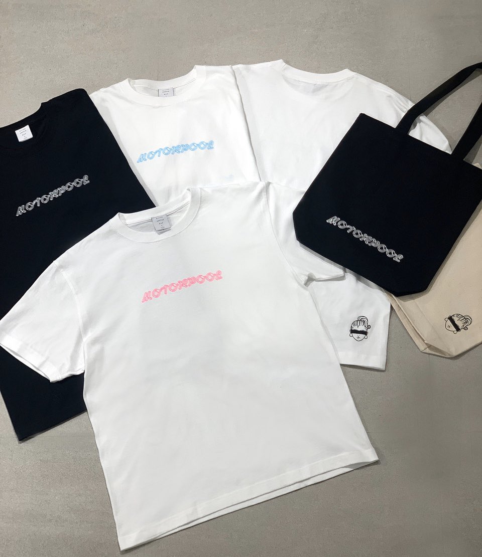 big_chang's tweet photo. MOTORPOOL × MISTERGENTLEMAN
新作出ます！！
T-shirts &amp; トートバッグ
各3000円
明日のMOTORPOOL @ContactTokyo 会場限定発売です。人気シリーズの為お早めにどうぞ❣️ https://t.co/ouSitI9YpC