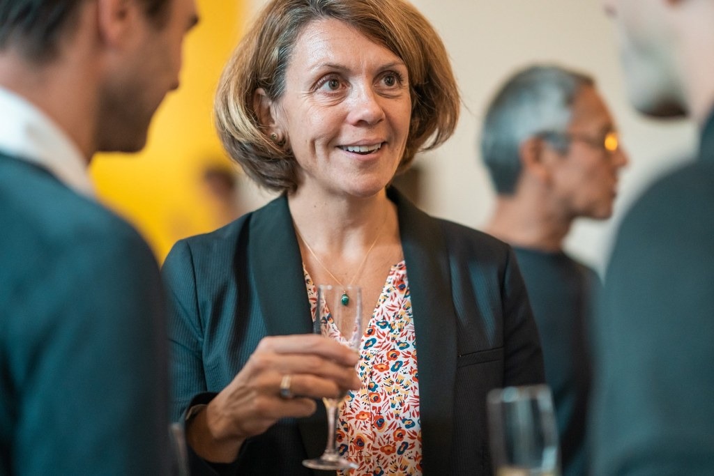 restarto_fr's tweet photo. Restarto vous souhaite de joyeuses fêtes et une heureuse entrée dans la nouvelle décennie  ✨

Sophie loue régulièrement les bienfaits de la déconnexion, et elle applique ses conseils à la lettre : départ pour un long voyage, et retour le 20 janvier ! #HappyNewYear https://t.co/194LnJn6fZ