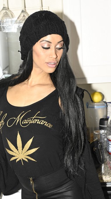 Post midnight desert @GiaVendetti can't hurt to have another slice right? #nomnomnom #hot #thankyouforwakingupandborrowingrobertscar<a class="tags" href="/tag/giavendetti">@giavendetti</a><a href="/tag/hot"class="tags"><span>#hot</span></a><a href="/tag/nomnomnom"class="tags"><span>#nomnomnom</span></a><a href="/tag/thankyouforwakingupandborrow"class="tags"><span>#thankyouforwakingupandborrow</span></a>