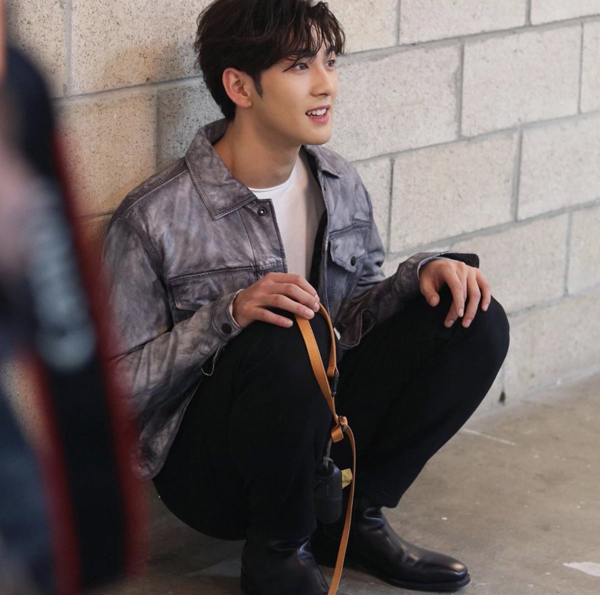 nuest_mybae's tweet photo. 犬との可愛い写真の後にトレーニング姿とか破壊力よ…好きすぎる��‍♀️🤦‍♀️ https://t.co/XRp3JE2Zej