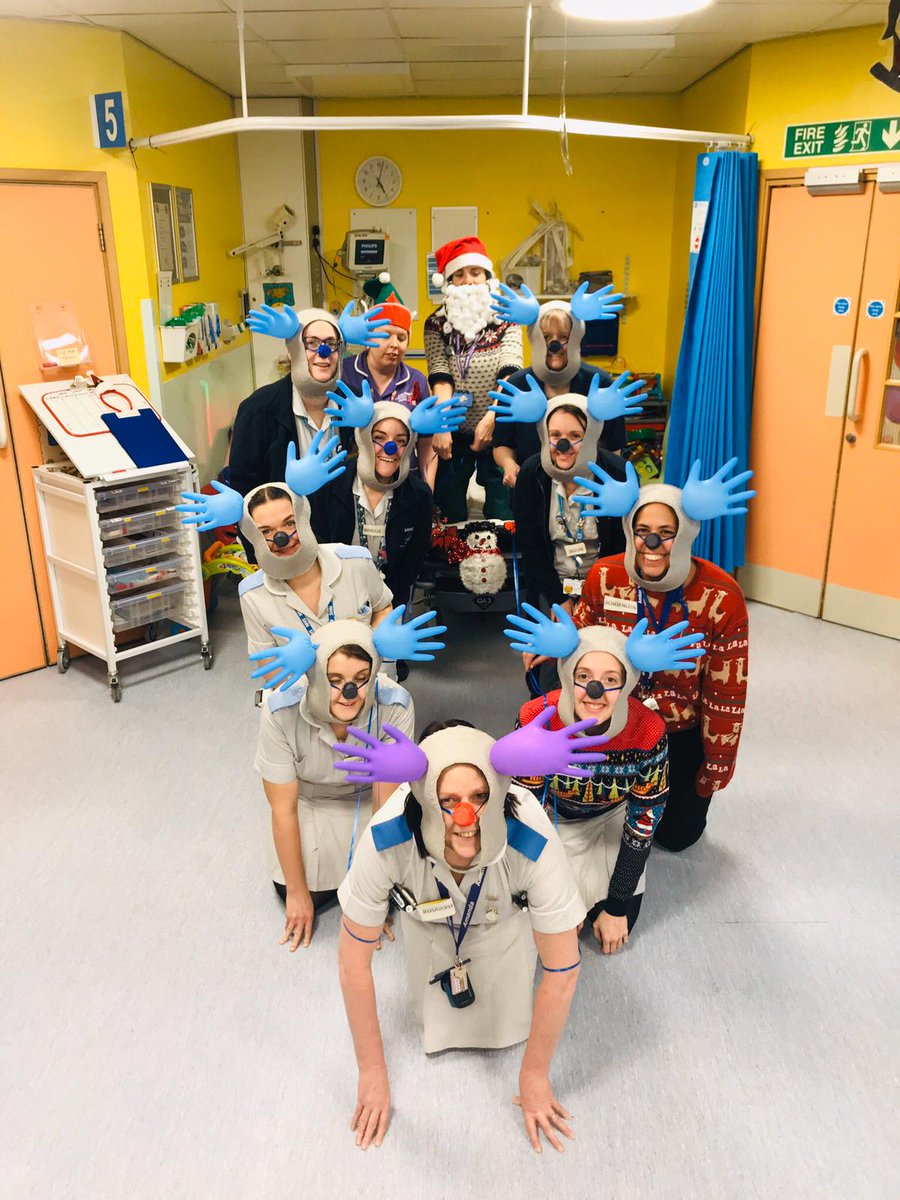 AmberSSLee's tweet photo. Merry Christmas from Childrens Emergency Department in Bristol!
 #neverasilentnightinED https://t.co/4aEpA6TD8f