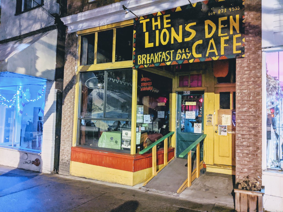 DenmanWalking's tweet photo. Well I just got home with a bit of egg on my face. I walked all the way to Lion's Den for Xmas dinner (90 minutes as the crow flies) and of course it was closed. But lesson learned and I made a note to plan a little better next year. I'll take the #mulligan on this one. https://t.co/a5oMwRcjxB