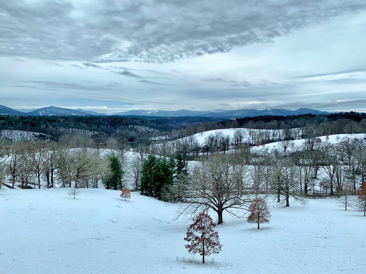 OperatAdventure's tweet image. We hope everyone had a Merry Christmas and a Happy Holiday! 

📸 take at @BiltmoreEstate last December.

#latenighttweet #operationadventure #biltmore #biltmoreestate