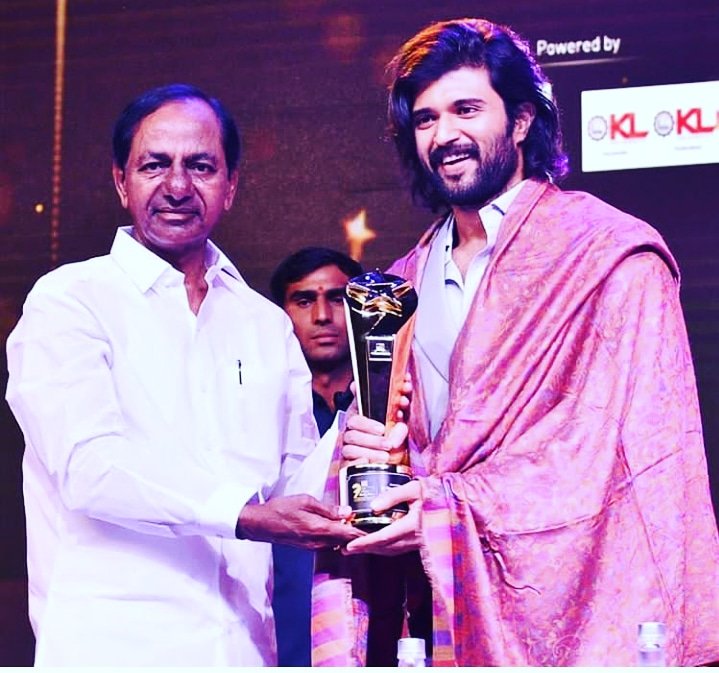 SrishailamJolam's tweet photo. Rowdy Iz hated 
Rowdy Iz loved 
Rowdy Iz never ignored..
Telangana PRINCE with CM KCR
Rowdy total pair need guruji
#devarasanta2019
@TheDeverakonda https://t.co/cLirdts6aG