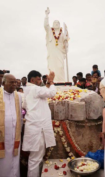 mvmeet's tweet photo. DK Shivkumar laid the foundation stone for World's tallest statue of Jesus

Those who mocked the statue of Sardar Patel are now mum

Now none r writing abt how rather than a statue poor ppl cld hav been fed

&amp; how a hospital cld hav been built
It looks lik their hands r paralysed https://t.co/gQiklrjScY