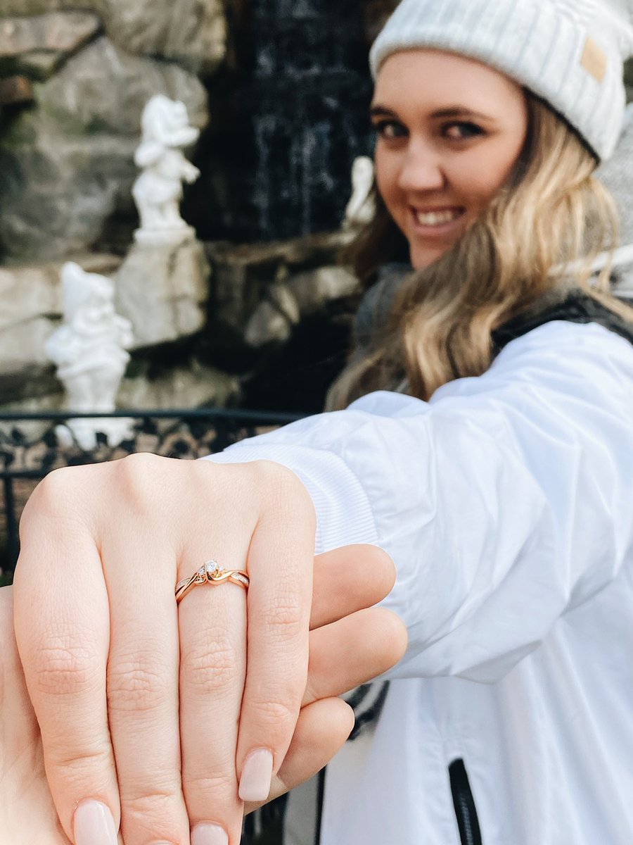 8SimpleJuless's tweet photo. IM MARRYING MY BEST FRIEND ♥️💍🥰 https://t.co/ZrTkTEPM5A