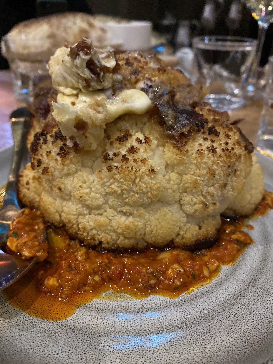 Borntobeguide's tweet photo. When you’re not #hungry and you  order “only a side dish” of cauliflower and get this entire cauliflower😱🤣#americanportions #food #LasVegas  @sociallibertine https://t.co/VrYJXmDTXU