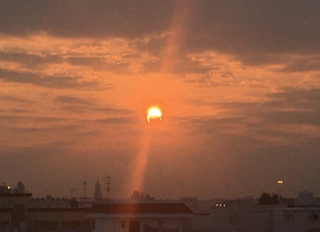 lusailnews's tweet image. ظاهرة الكسوف الحلقي النادر التي شهدتها سماء دولة قطر صباح هذا اليوم

#الكسوف_الحلقي
#Eclipse2019 #كسوف_الشمس