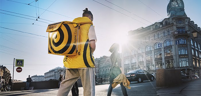 According to #food delivery giant <a href="/YandexEda/">Yandex.Eda</a>, with home deliveries from cafes projected to increase by as much as 60% in 5 years time, the next development in #catering is expected to be in the form of food #vending machines, placed at the entrance to houses.🍔🏙️