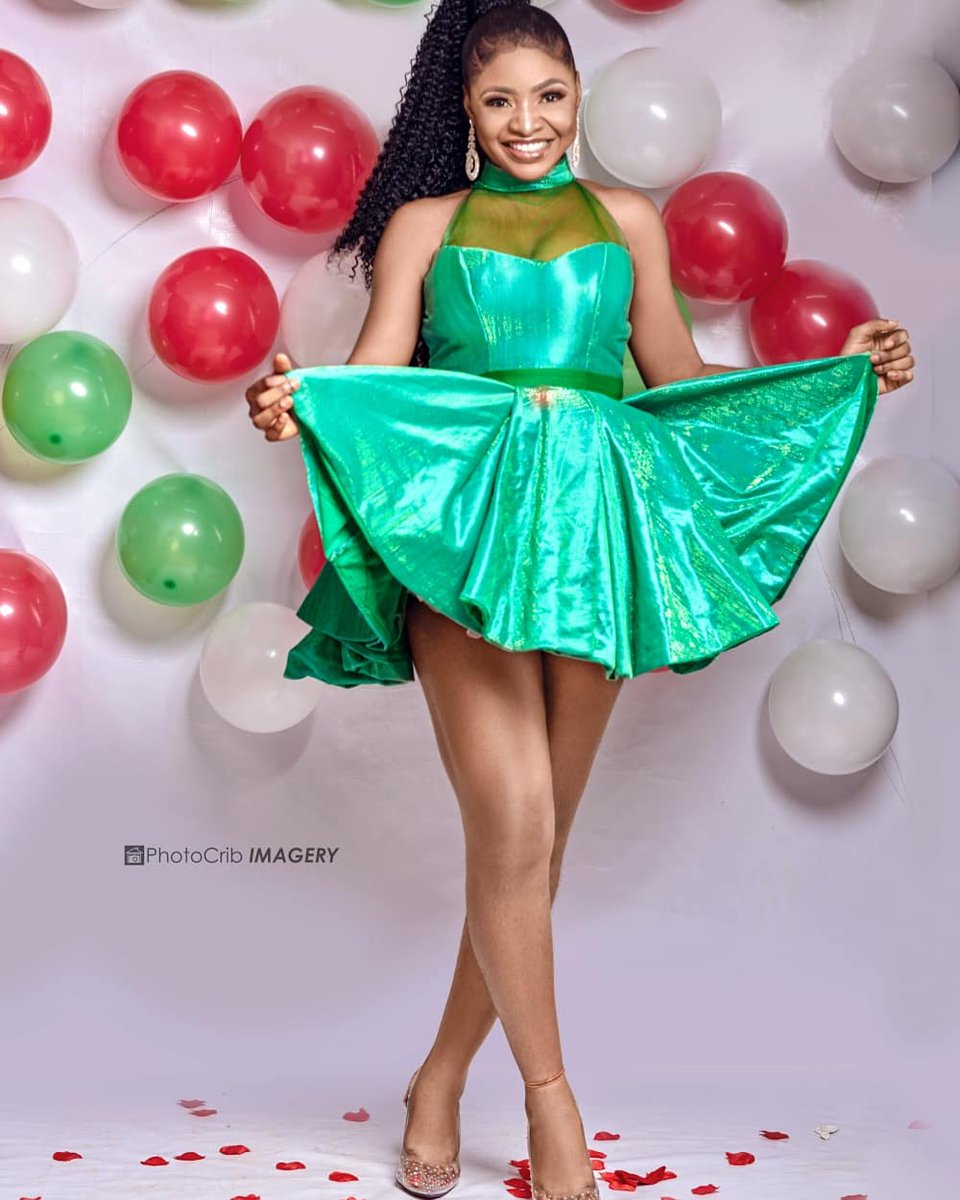 quinny__vuitton's tweet photo. Christmas Season is a Perfect time to reflect on your Blessings and seek out ways to make life better for those around us...
Its a white, red and green Season💃
Merry #ChristmasDay in advance🎄🎄
#DoubleQueen 👸🏼 👸🏼 https://t.co/Yi3cvMTbln