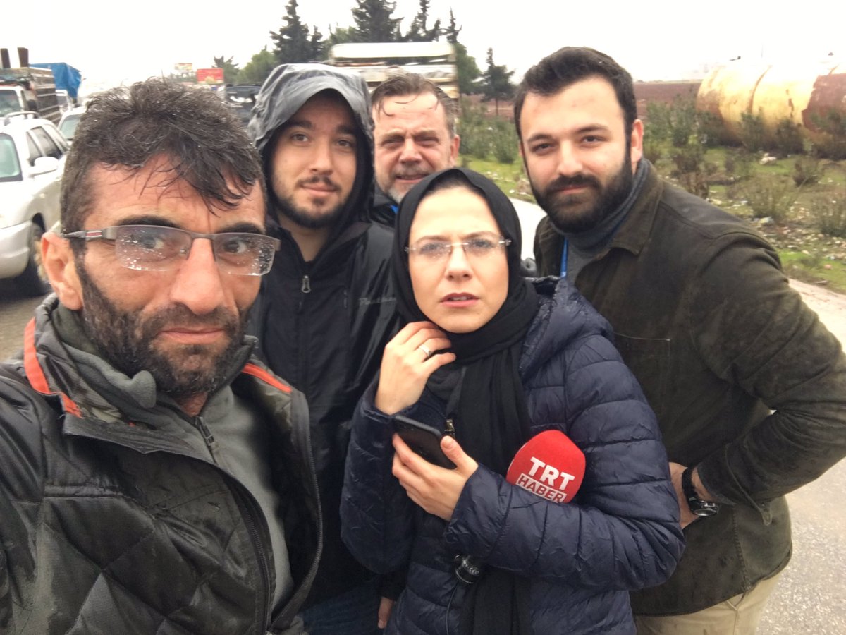 MehmetFarukYUCE's tweet photo. #islib #yagmur sa bombardimandan kacanlar camur icerisinde ac acikta yeni hayat hikayeleri. ayrintilar @trtworld ve @trthaber ekranlarinda @gokhangokce68 @damlaburceler @eken_yasin @memisakcam @hasan_arber #trtworld #trthaber https://t.co/ZeerGn2iDc