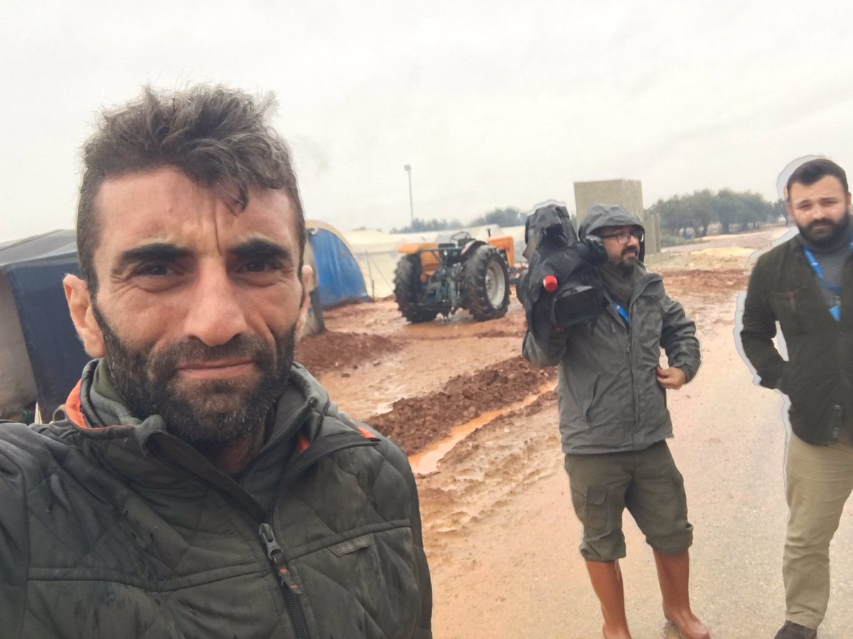 MehmetFarukYUCE's tweet photo. #islib #yagmur sa bombardimandan kacanlar camur icerisinde ac acikta yeni hayat hikayeleri. ayrintilar @trtworld ve @trthaber ekranlarinda @gokhangokce68 @damlaburceler @eken_yasin @memisakcam @hasan_arber #trtworld #trthaber https://t.co/ZeerGn2iDc