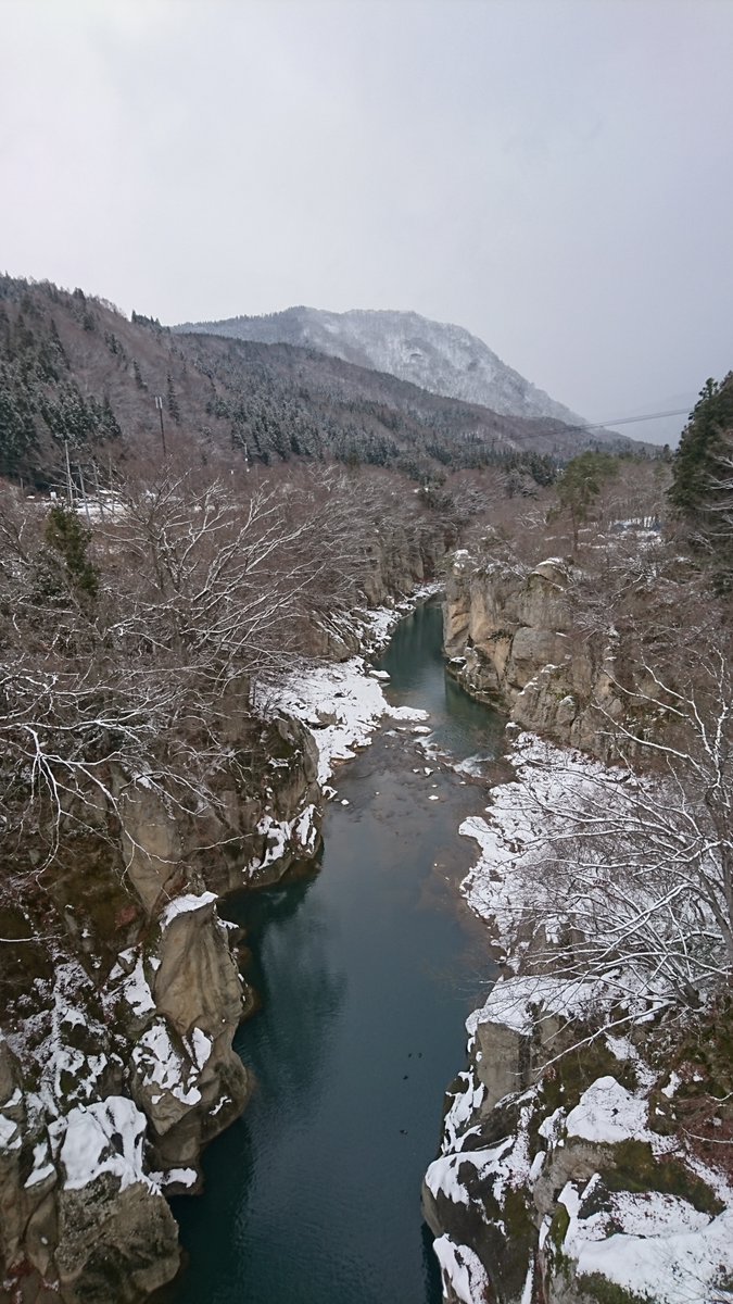 下郷町観光協会 お知らせ 降雪 積雪による安全確保のため 明日12月27日 金 から塔のへつり の つり橋 が通行止めとなります なお つり橋を渡ることは出来ませんが 渓谷を眺めることは可能ですので 普段とは違った冬の塔のへつりを見に ぜひお越し 下郷町観光協会 お知らせ 降雪 積雪による安全確保のため 明日12月27日 金 から塔のへつり の つり橋 が通行止めとなります なお つり橋を渡ることは出来ませんが 渓谷を眺めることは可能ですので 普段とは違った冬の塔のへつりを見に ぜひお越し