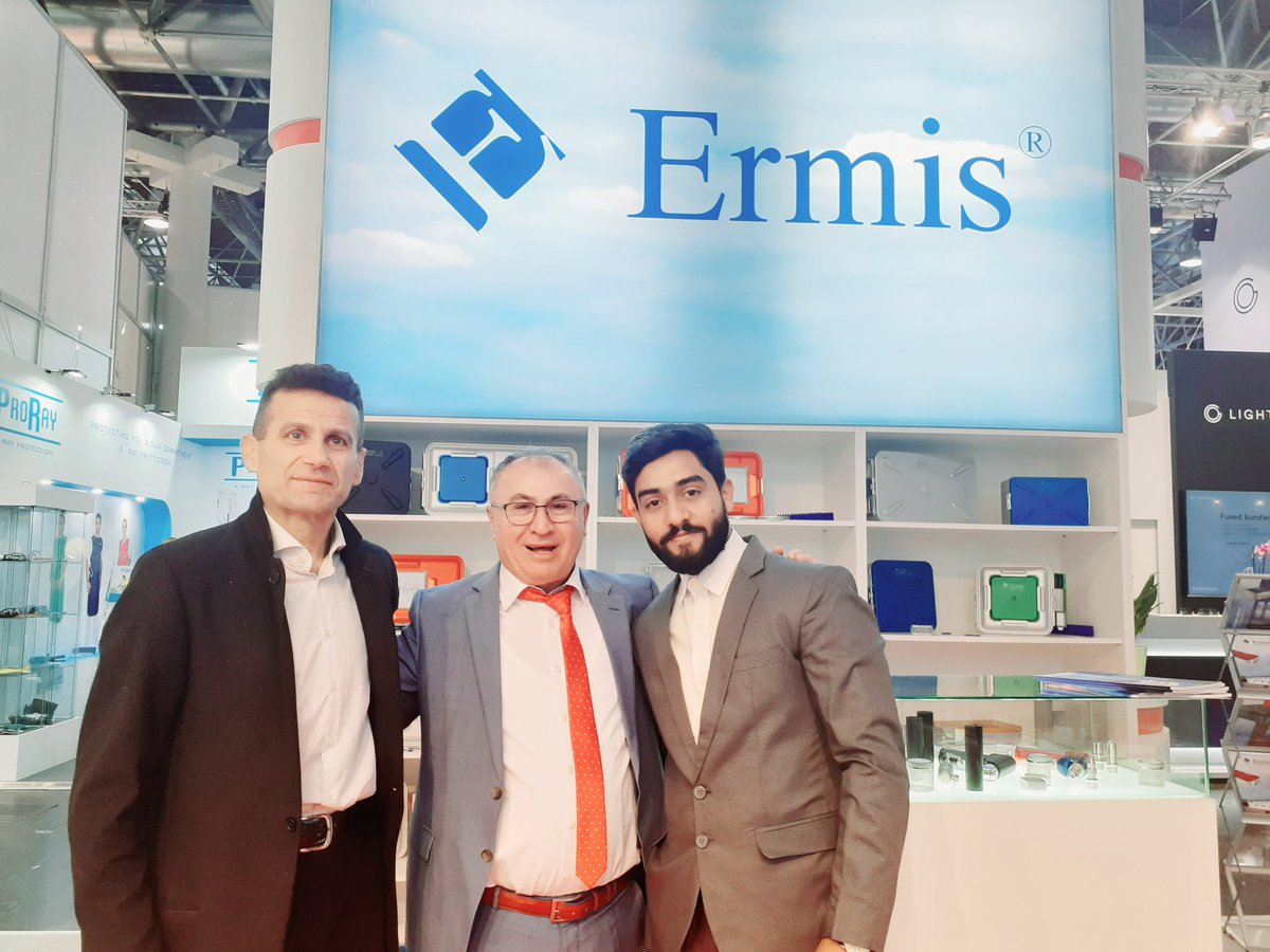 MastPak1's tweet photo. #MEDICA2019 visit with #German #Client at
#messe #Düsseldörf... 👍 https://t.co/zJMVHmevQJ
