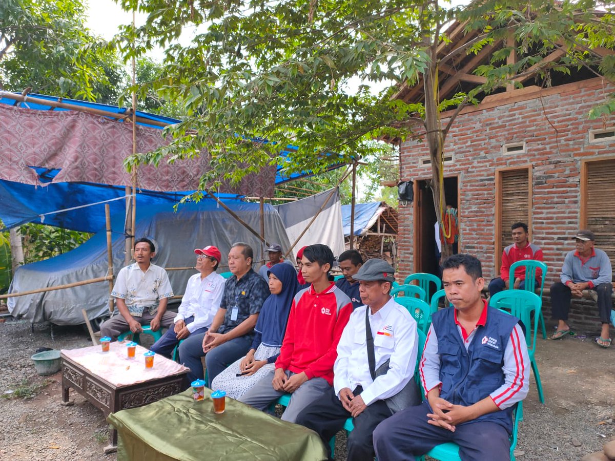 pmipemalang's tweet photo. Kegiatan Rehab RTLH dalam rangka memperingati Hari Relawan PMI oleh PMI Kabupaten Pemalang Tahun 2019
Kamis, 26 Desember 2019
#PMISiapBantu
#HUTRelawan
@kabarpemalangID
@pemalangapik
@sarwapramana
@PMIJawaTengah
@palangmerah https://t.co/JGbC99lxQT
