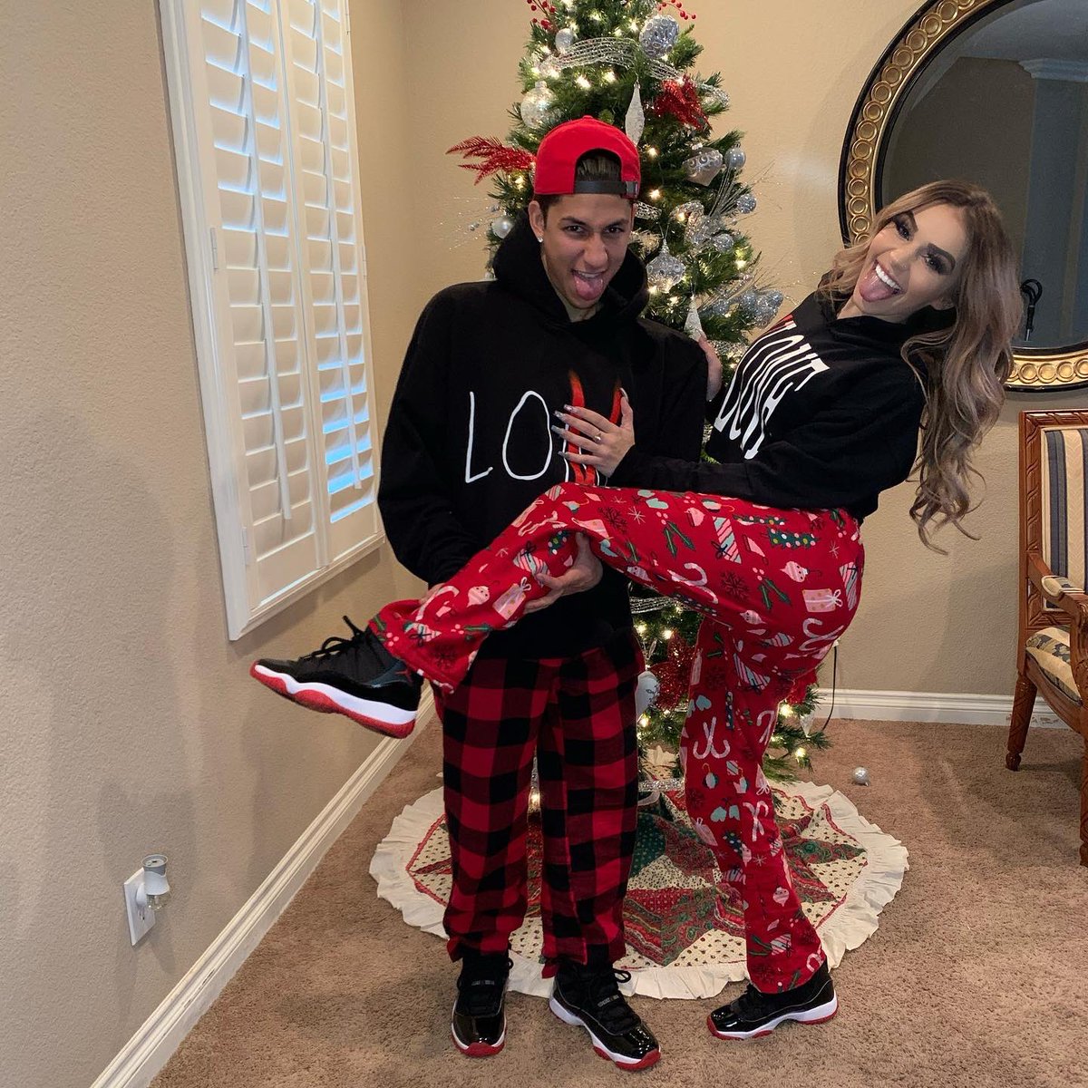 brit_naaayyy's tweet photo. Merry Christmas from us to you ♥️🎄 https://t.co/D5f5YdbZMY