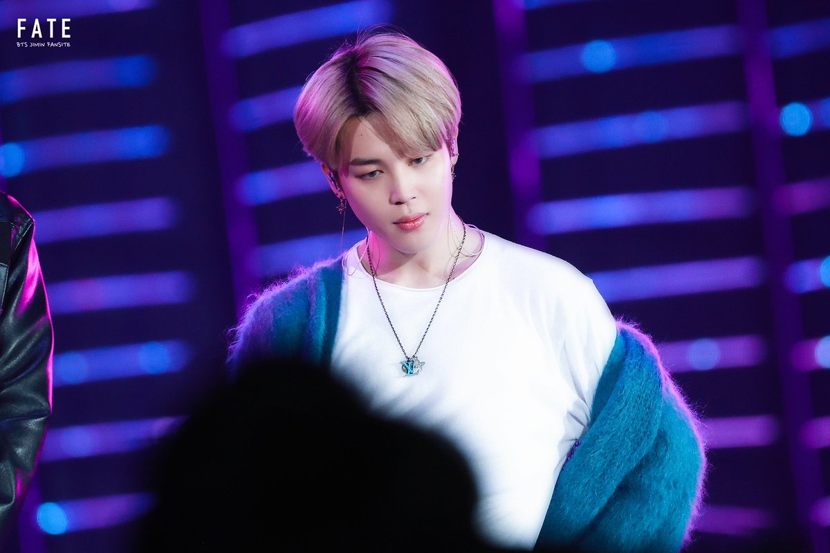 fate_jimin's tweet photo. 191225 SBS 가요대전 HD

#지민 #JIMIN #방탄소년단 #BTS⁠ ⁠⁠ ⁠@BTS_twt https://t.co/RwcdohKmZh