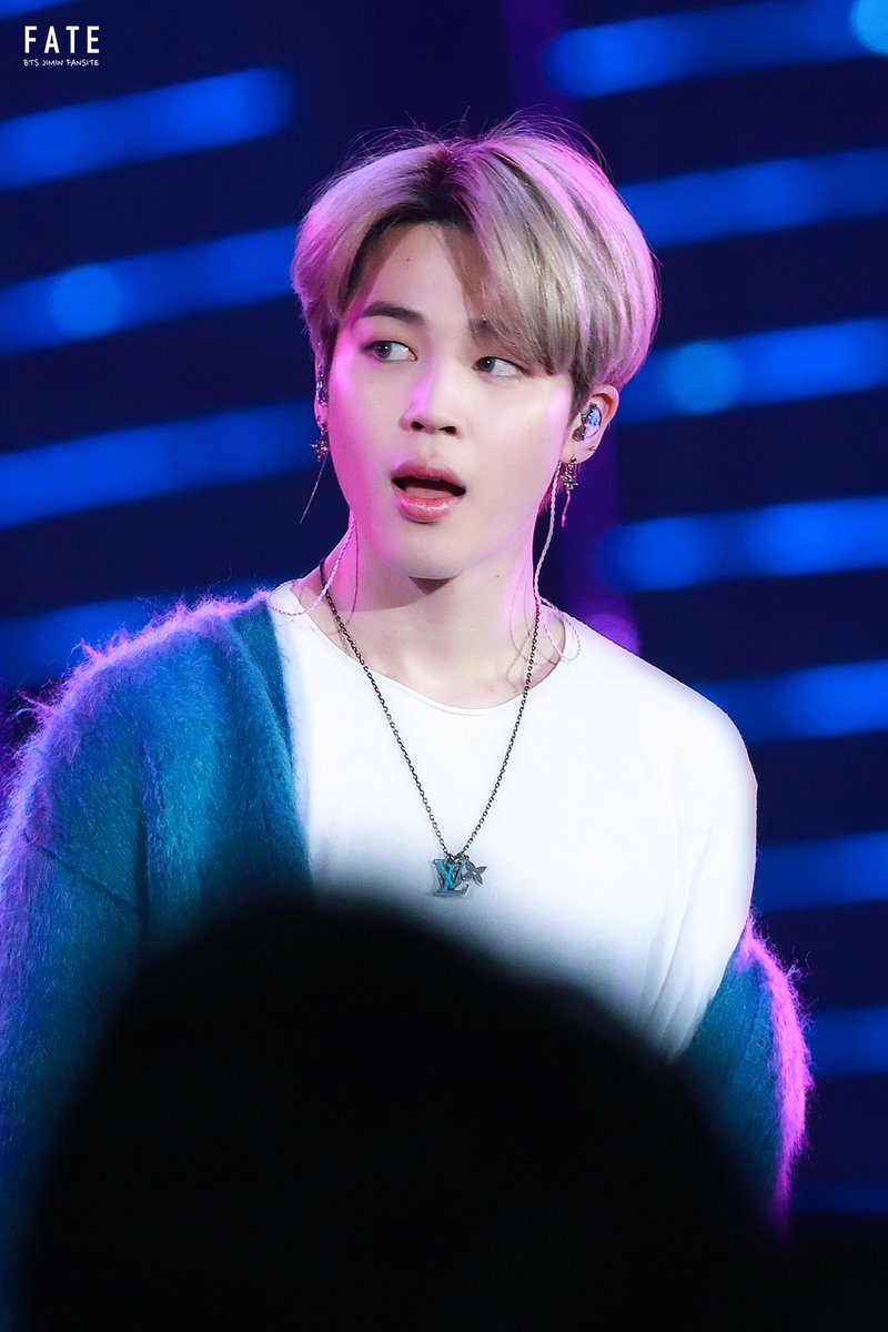 fate_jimin's tweet photo. 191225 SBS 가요대전 HD

#지민 #JIMIN #방탄소년단 #BTS⁠ ⁠⁠ ⁠@BTS_twt https://t.co/RwcdohKmZh