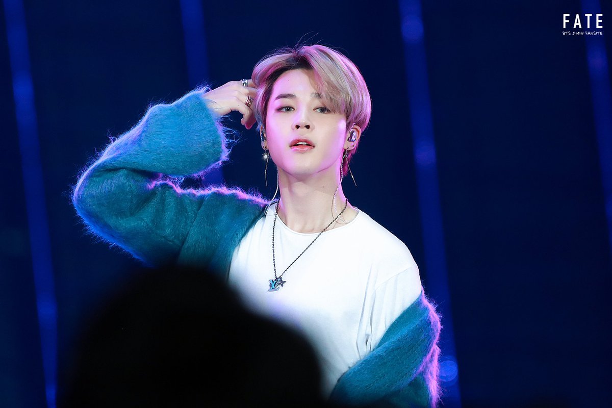 fate_jimin's tweet photo. 191225 SBS 가요대전 HD

#지민 #JIMIN #방탄소년단 #BTS⁠ ⁠⁠ ⁠@BTS_twt https://t.co/RwcdohKmZh