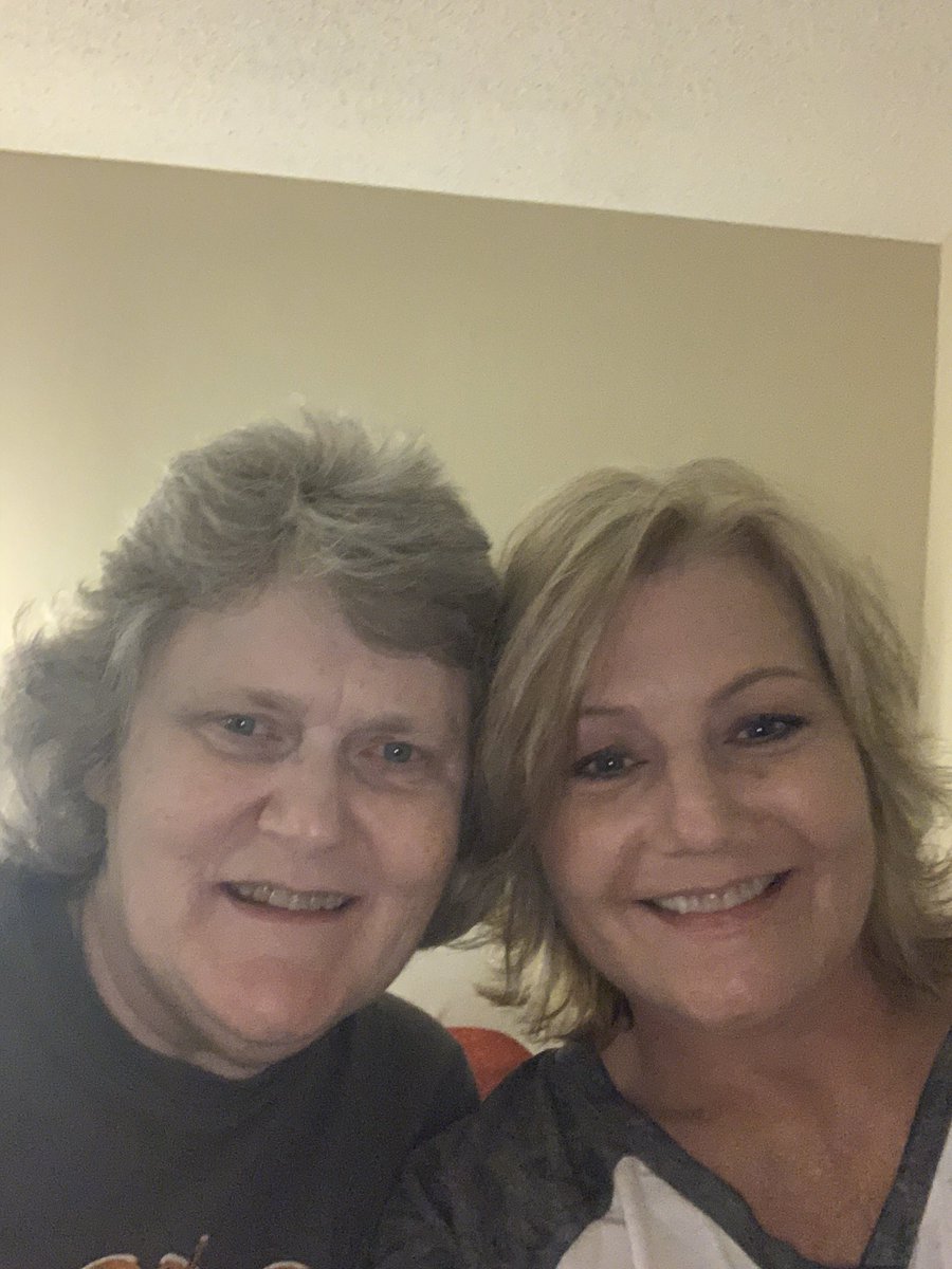 JackieChenault's tweet photo. Christmas! Family all together! New home filled with love and laughter! Great friends made via @oakridgeboys that I’ll love & treasure! I’ve had a great year and for that I’m thankful! Hopefully I can help to #MakeADifferece I know I’ll try! Love you all!🙏❤️❤️ https://t.co/wEkjzg47XD