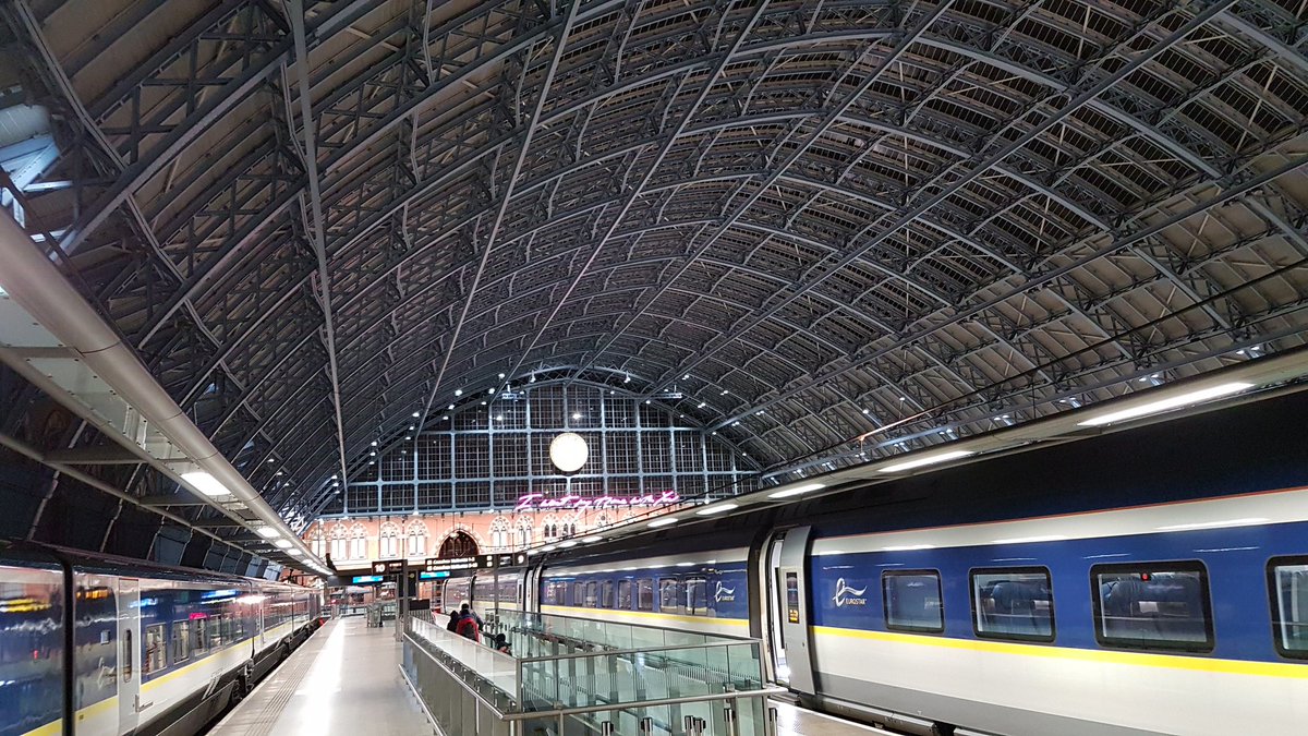 EurostarGeorge's tweet photo. After an early alarm clock today I'm off as far as Brussels on #Eurostar #ES9112 to Rotterdam and Amsterdam. The croissants are loaded and the coffee is brewing. If you need anything please say hi as I pass though 👋🏻 https://t.co/1ywn8IsHkf