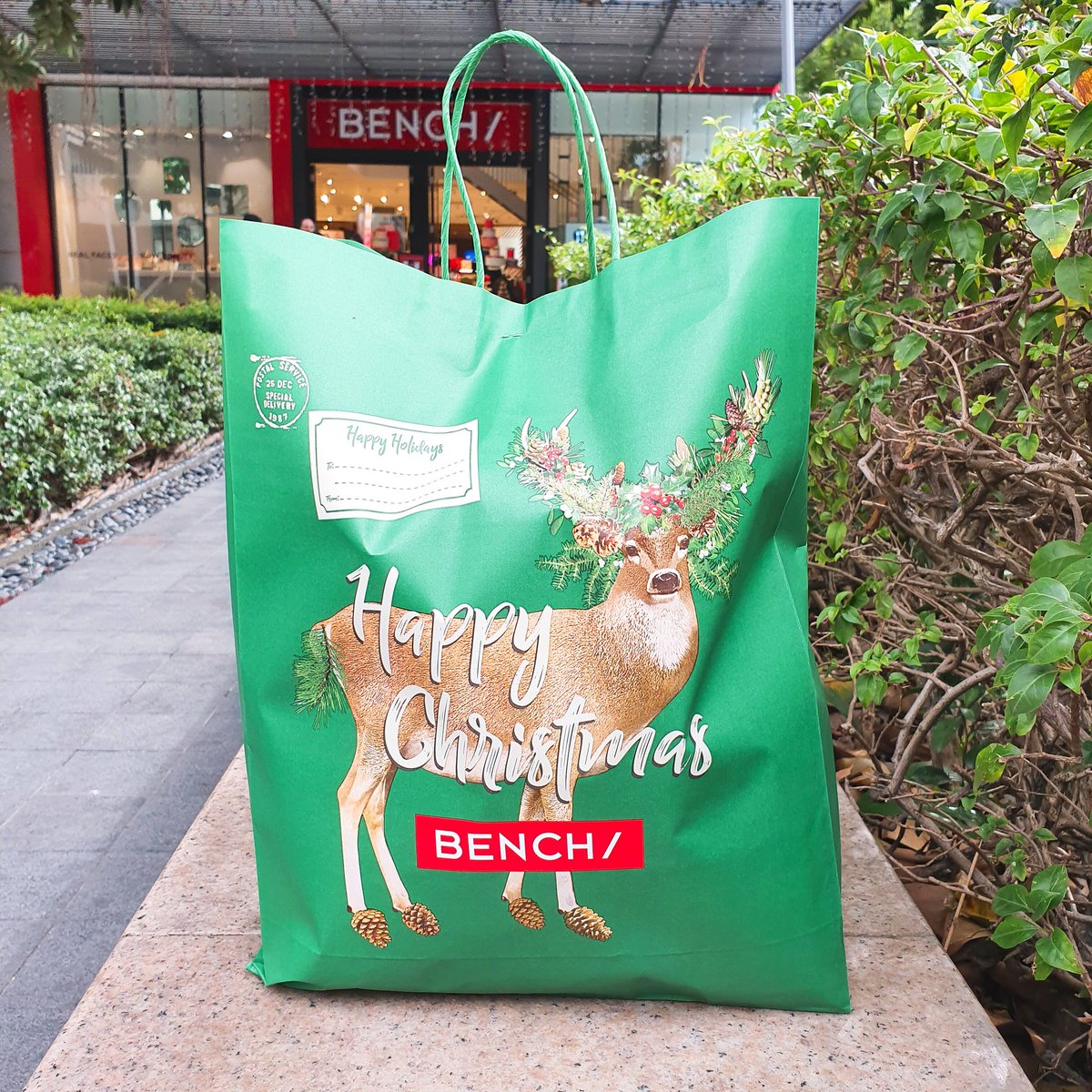 OhyoOKShoppePH's tweet photo. Completed @benchtm's #TWICEforBENCH pocket calendar set.😉🥰
 
TIP: The cards were automatically offered by the cashier to any customers and some will not get it. You can just ask them nicely to just give it to you.❤️

@JYPETWICE

#TWICE #트와이스 #BENCH #TWICExBENCH https://t.co/IHd9jvd7qd