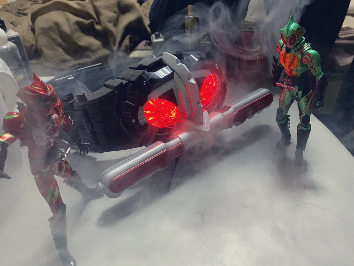 アマゾンズドライバーめちゃくちゃ良いですこれ 