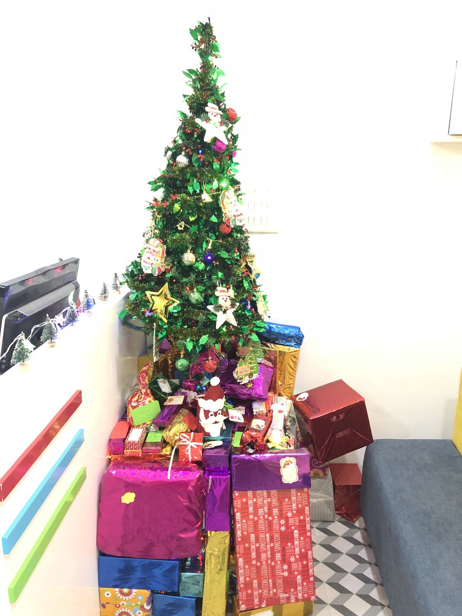 thekhelgroup's tweet photo. From all the days of December, we eagerly look forward to one in particular – Christmas Day. Employees showcased their art &amp; zeal, putting their heart &amp; soul into Christmas paintings &amp; Art. Santa’s gifts, engaging games, &amp; More #ChristmasCelebration #SecretSanta #Christmas https://t.co/Yofhq5pTjc