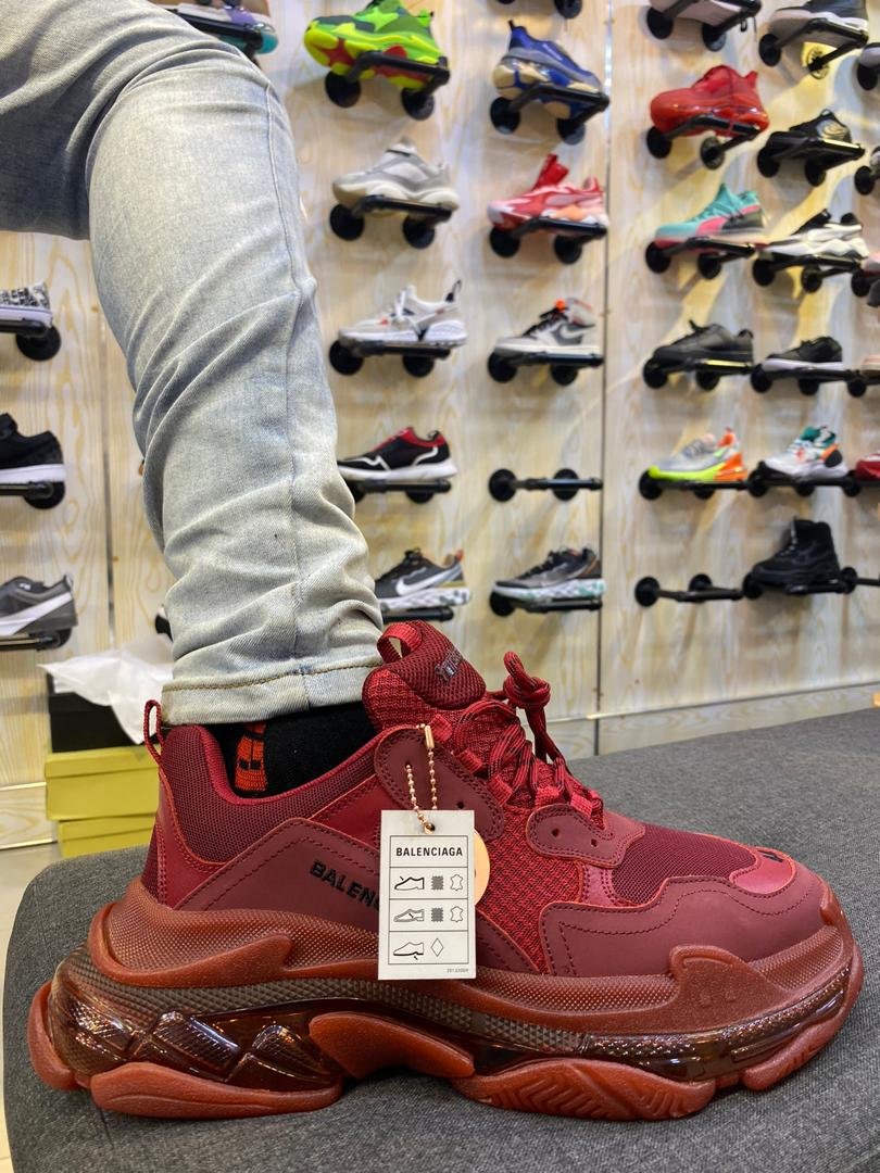 splitape's tweet photo. π₯π₯π₯ HAPPY HOLIDAYS
πππ
.
Balenciaga 19SS Triple Sole βWineβ
..
Size 40-45
.
Price: NGN33,000
.
Whatsapp 08114703695/DM to Order
.
Check through tweets for more
.
#kicksOnFire #Splitape #Burnaboy #odunlade #khafi #MUNNEW #Arteta #ilorin #JayZ #BBNaija https://t.co/VieDLnm847