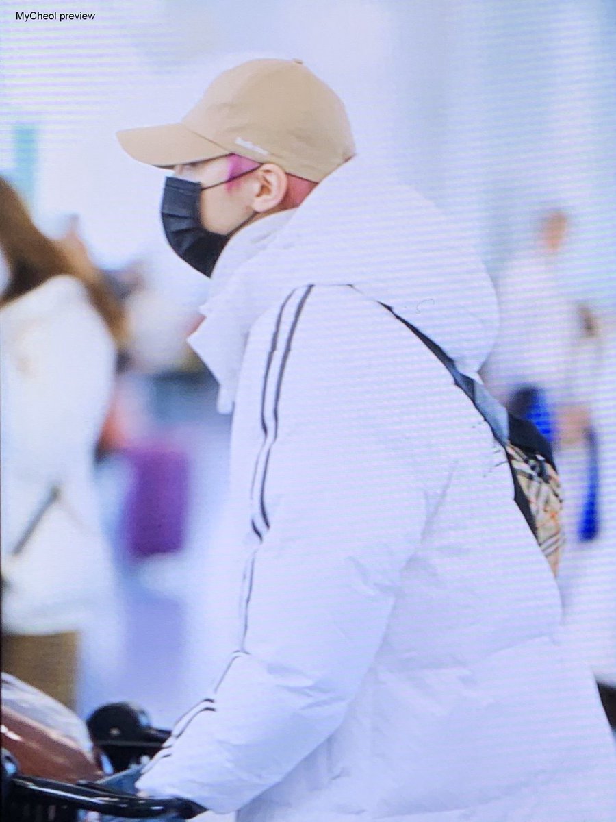 jwc960112's tweet photo. 191226 MYst HND 출국
preview
#MYst #마이스트 #원철 #정원철 #WonCheol #マイストゥ #ウォンチョル #SHOWBOX @5MY_st @Onefe112 https://t.co/fp1EgLq6Ms