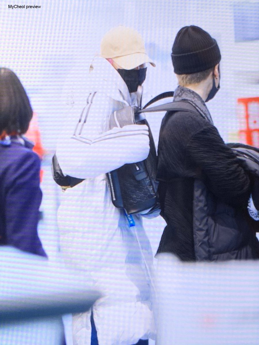 jwc960112's tweet photo. 191226 MYst HND 출국
preview
#MYst #마이스트 #원철 #정원철 #WonCheol #マイストゥ #ウォンチョル #SHOWBOX @5MY_st @Onefe112 https://t.co/XlGbSGzckV