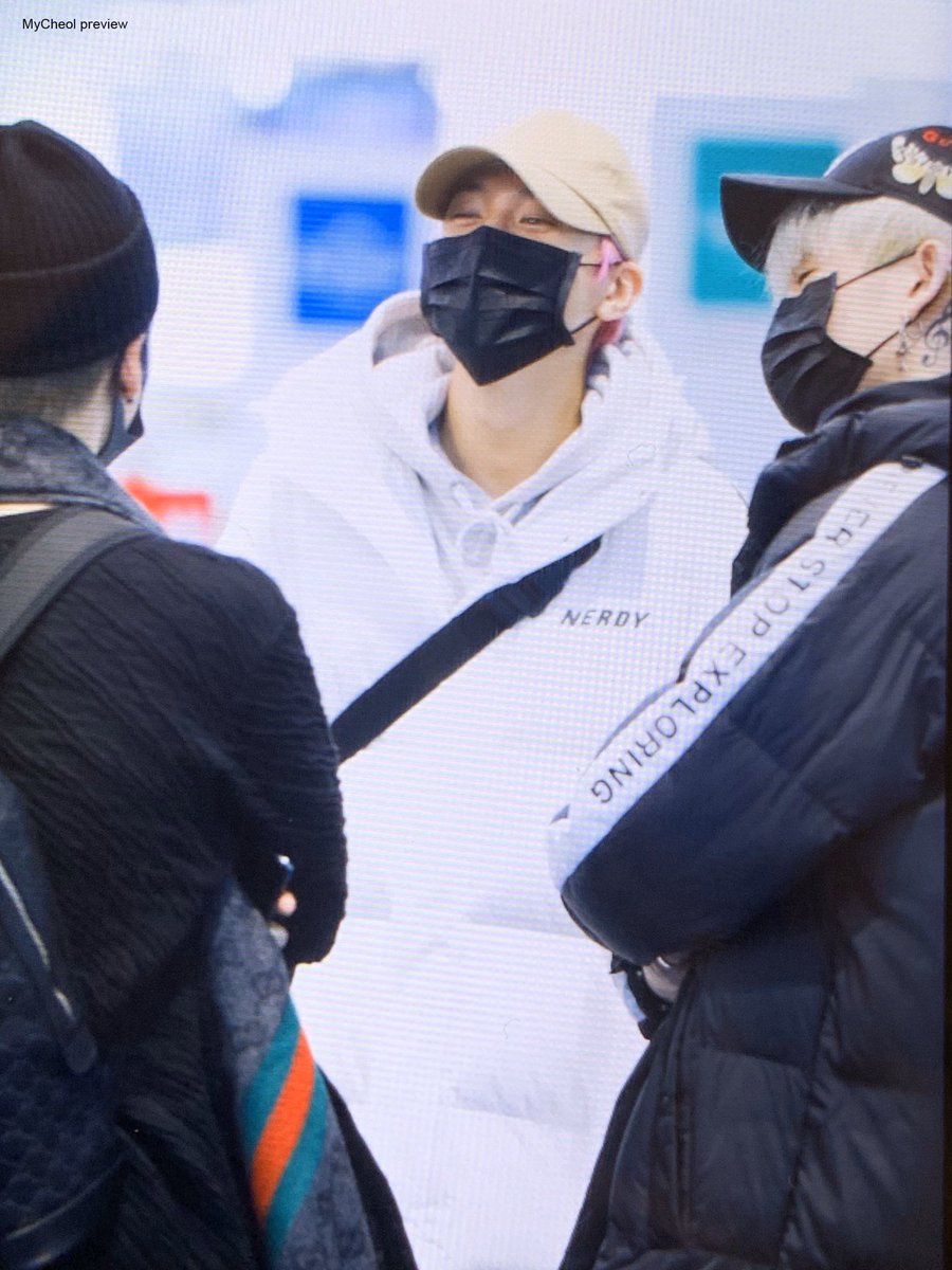 jwc960112's tweet photo. 191226 MYst HND 출국
preview
#MYst #마이스트 #원철 #정원철 #WonCheol #マイストゥ #ウォンチョル #SHOWBOX @5MY_st @Onefe112 https://t.co/XlGbSGzckV