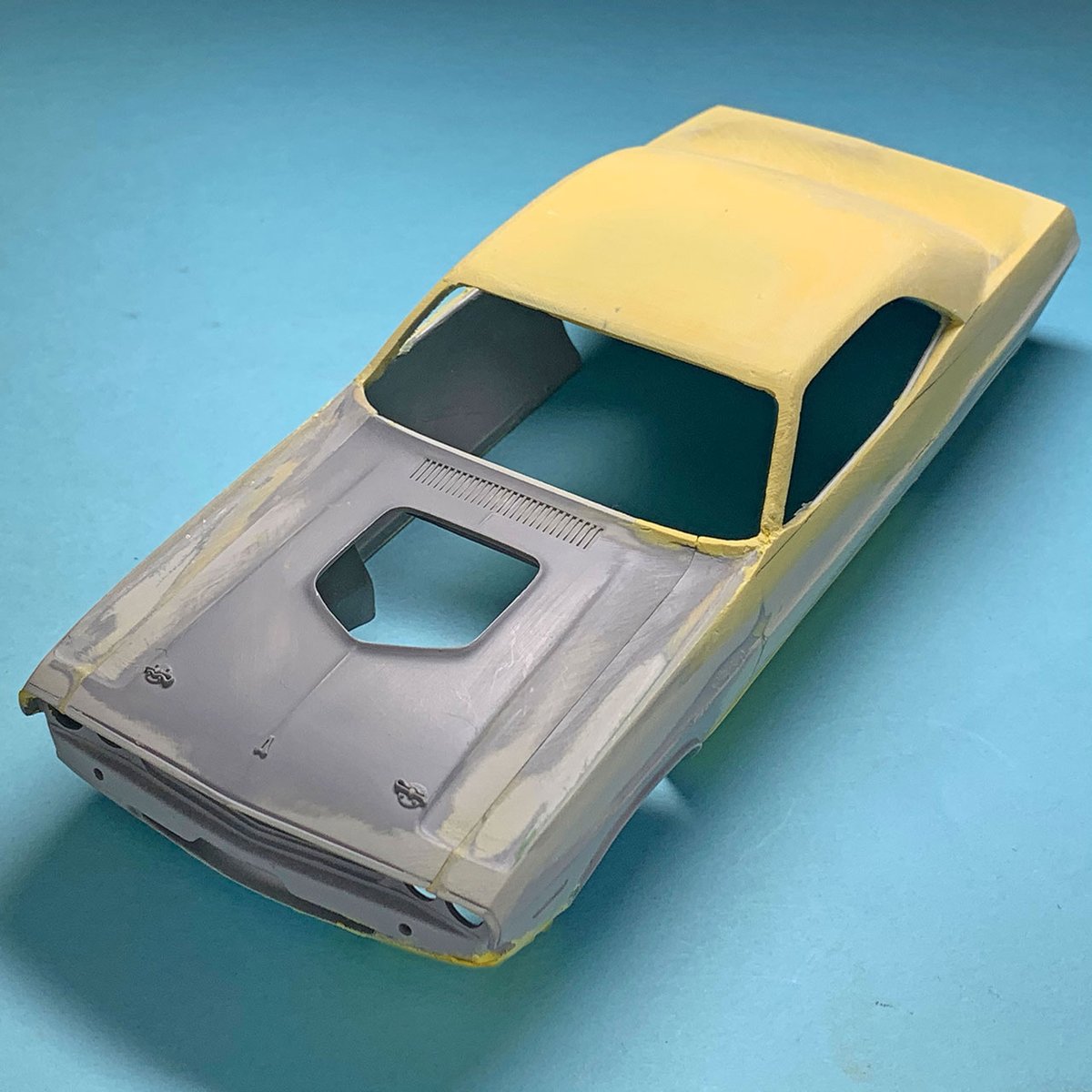 dads_matsu's tweet image. Challenger too. 😂
#modelcarsofinstagram #modelcar #scaleauto #amt #dodgechallengers