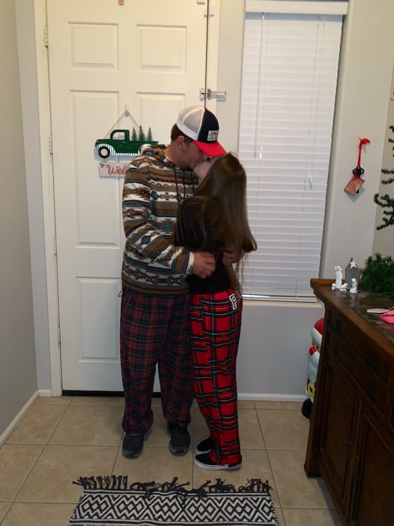 HunterJ___'s tweet image. Merry Christmas y'all ❤️