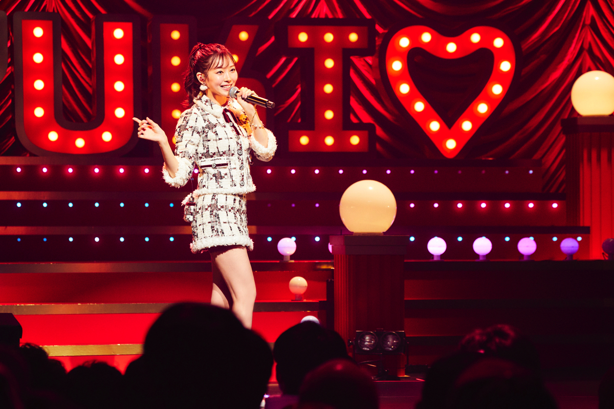 oricon's tweet photo. 渡辺美優紀、2年連続Xmasライブ🎄ソロ活動&amp;グループプロデュースに充実感✨もっと大きくなっていけるように｣💬
【📸写真あり👿💕】
▷https://t.co/Y33pZywigB

#渡辺美優紀 #みるきー #AngeetFolletta #アンジュエフォレッタ @miyukiofficial9 @angeetfolletta https://t.co/hx1iyeyiaD