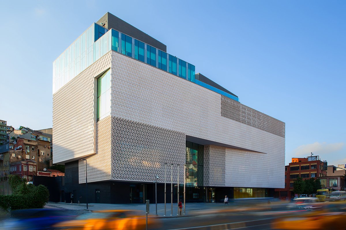 tgistanbul's tweet photo. Last chance to visit @arteristanbul for free! Admission to all exhibitions is free of charge until 2 January 2020 (closed on January 1). Shuttle service from Taksim and Tepebaşı: https://t.co/BejLghe0UA https://t.co/0C83RFdYAH