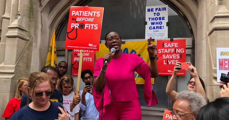 AlissaVierra's tweet photo. Can we take a second to appreciate Senator @ninaturner great sense of fashion? Like this brilliant woman also just happens to be groundbreakingly stylish. Just a glimpse belo
Absolute #goals in every single regard
#hellRaisingHumanitarian #NotMeUs #PullUpPower #BernieSanders https://t.co/BOt9T0qQwH