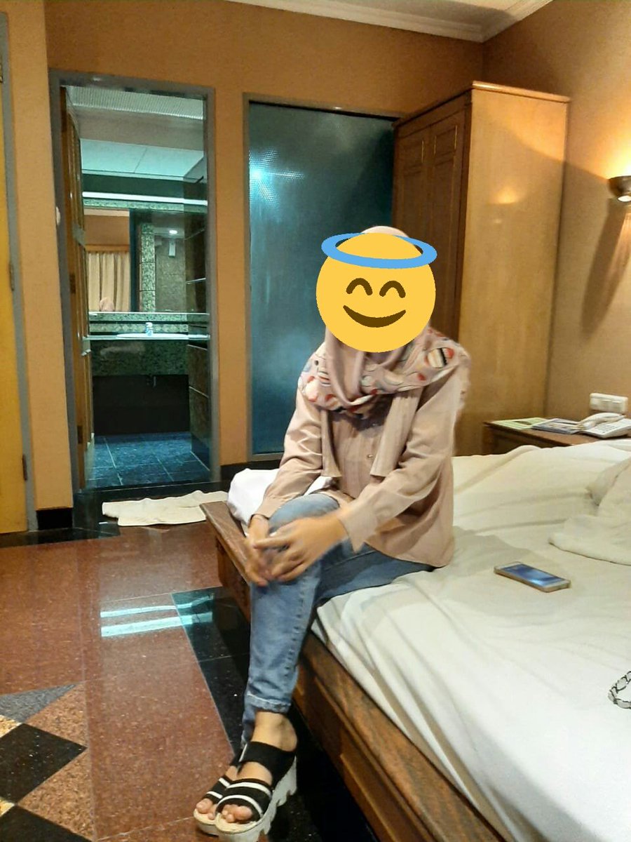 Helen21887195's tweet photo. Yuk yg mau isi slot #openbo #boTangerang #boModerland #availtangerang #bocikokol #bispakTgr #Jilbabsange #jilbabhot #jilbabmesum https://t.co/lPnNEnlfOZ