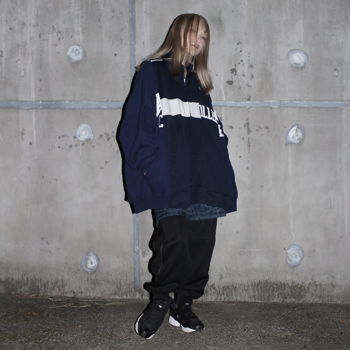 fashionsnap's tweet photo. 塩谷優太が一点物の古着リメイクを中心に展開する「ゼロゼロマルマル（00〇〇）」の47thコレクション。
https://t.co/1zcn1qD16p https://t.co/Th2sW0y69b