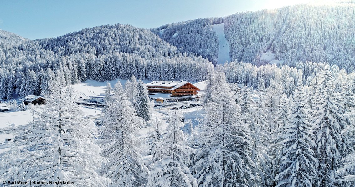 TurismoItaliaNw's tweet photo. Alto Adige, a ciascuno il suo bagno di zolfo: la sorgente d’acqua solfata del Bad Moos a due passi da 200 km di piste da fondo
Leggi la notizia https://t.co/3YlBY96NrK
#benessere #spa #AltoAdige #sci #BadMoos #Turismo @TalaricoSabrina https://t.co/l3m0E3tBFF