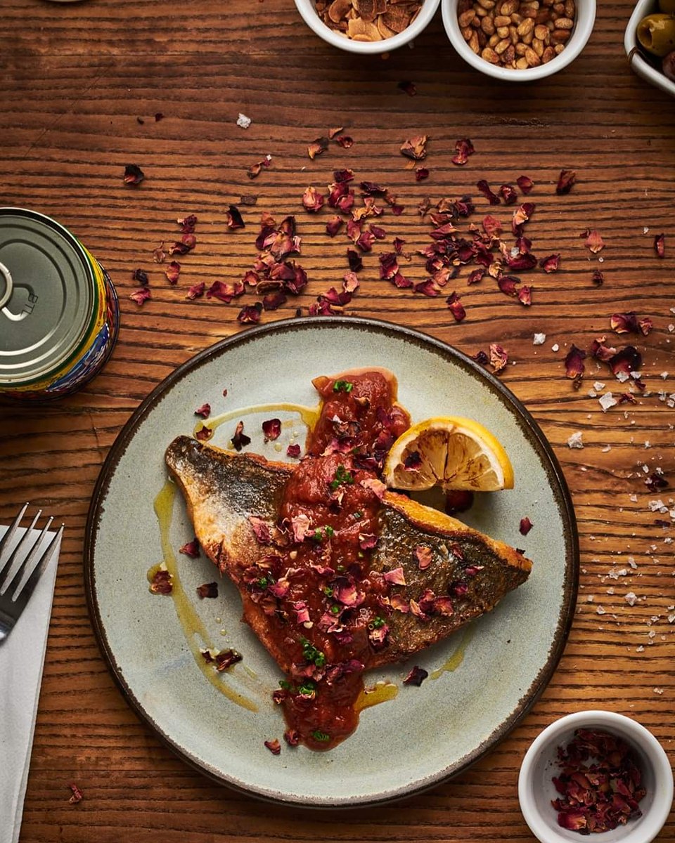 We are reopening our doors tomorrow and we still have availability for NYE 🎉🍾
Book now :dar-london.co.uk 

 #lovefood #foods #foodporn #christmas #newyearseve #celebration #partytime #friday #sharing #caring #mediterraneanfood #middleeastfood #broadwaymarket