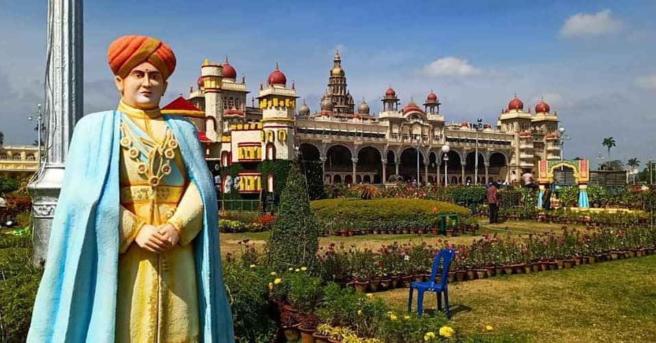 KarnatakaWorld's tweet photo. Explore the beautiful city of Mysore in all its glory. Here's a glimpse of the Mysore Winter Festival - Flower Show Exhibition. Get your bags ready, come experience this wonderful Flower and Doll show at the Mysore Palace till 4th January 2020. 
@VSOMANNA_BJP 
#NammaKarnataka https://t.co/5x4xkPxPNF