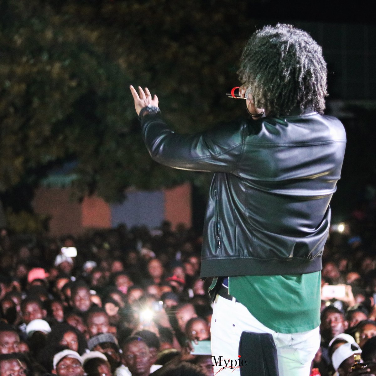 cjaybebi's tweet photo. Motivation se yon gro fòs thank you God pou enèji sa...
#Okap #performance #festival #Mannobeats (Cjay Bebi)
📸 @mypicgroup509 https://t.co/4YrqvEmzWZ