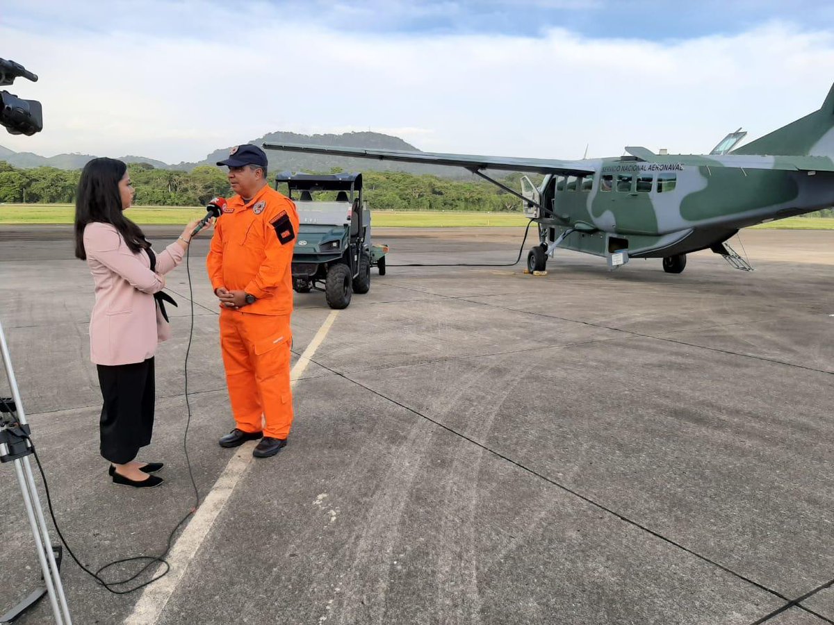 El DG Carlos Rumbo P., continua coordinando las acciones de asistencia humanitaria para los afectados por las inundaciones en la provincia de Bocas del Toro.
El DG coordinará distribución de la asistencia desde los sectores afectados. 
Apoyo @SENANPanama
#TrabajandoPorPanamá