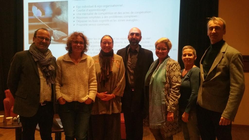 Éduquer, médiatiser ou inventer : co-o-pé-rer ! association-ressources.fr/2019/12/26/edu…