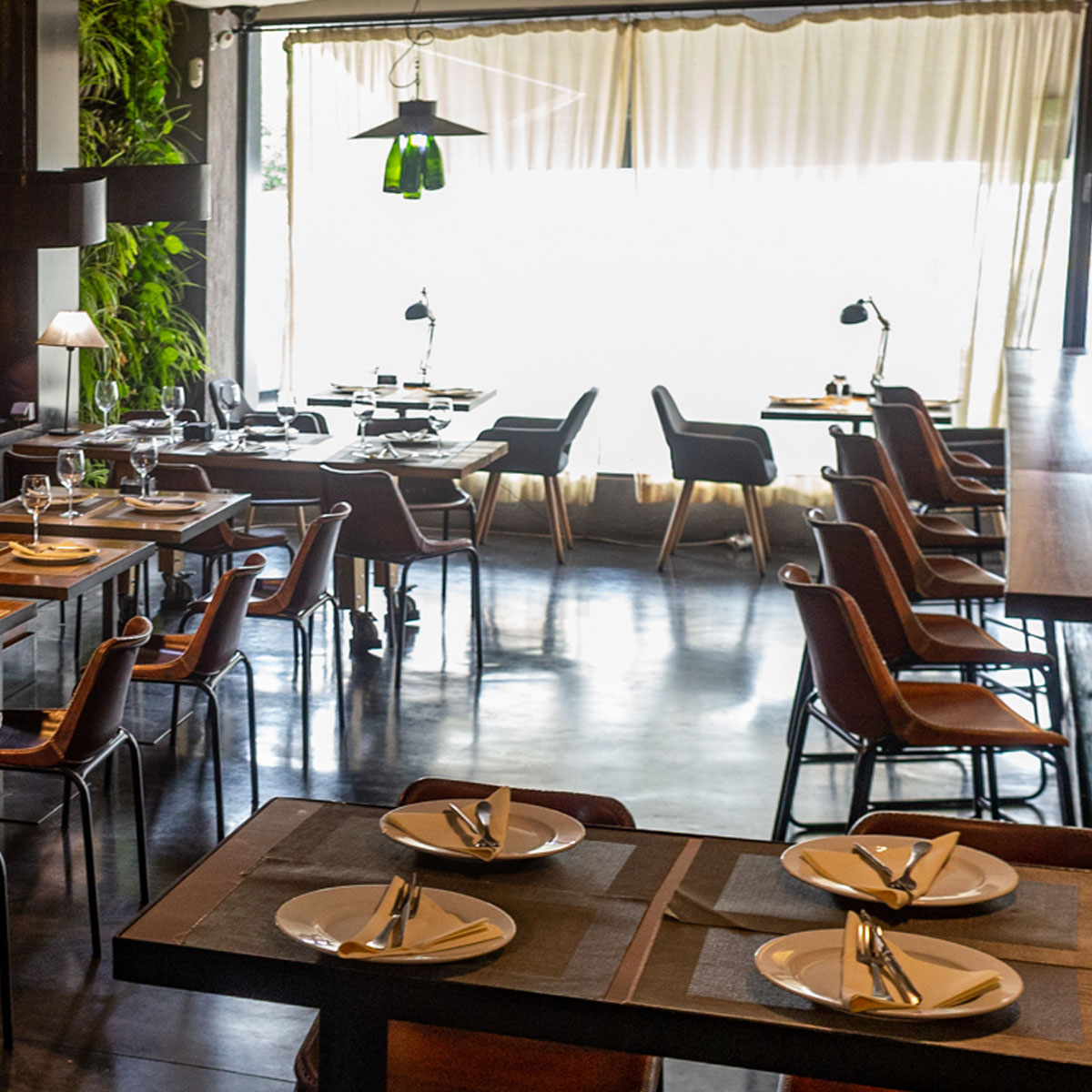 Te proponemos un reto desde nuestro restaurante en Tomares. ¿Te atreves a disfrutar de una Navidad diferente? Gracias por hacernos partícipes. Es el mejor regalo que podíamos tener 👉 bit.ly/38CdwlZ
Bienvenid@ a casa, bienvenid@ a Sasha😊

📷 Emilio Simón by <a href="/elioestudio/">Elio Estudio</a>