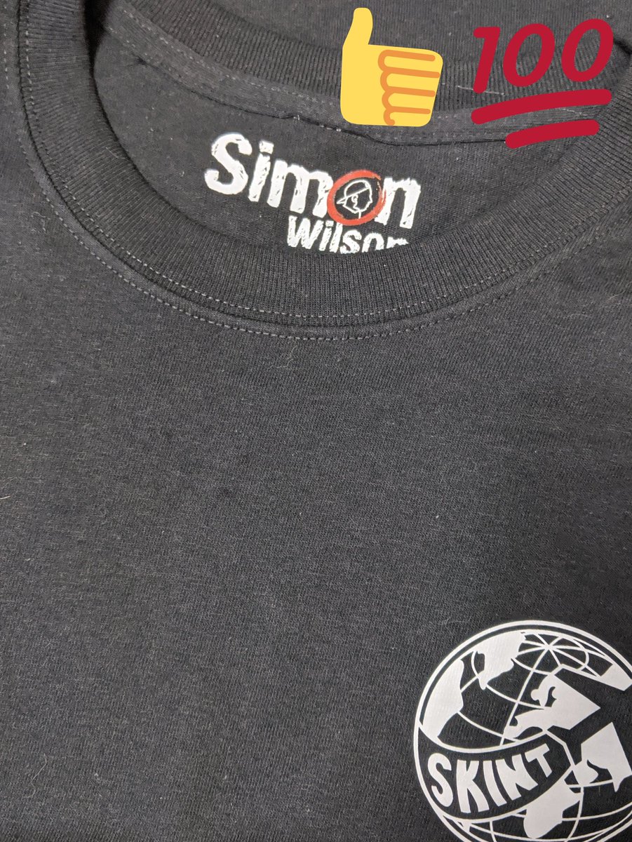 andystainthorp's tweet photo. Christmas with the fam and a @simonjwils tee.... couldn't have asked for a better day https://t.co/IGOub0DAMQ